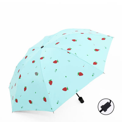 Les dames trois couches bleu parapluie avec motif de fraise de point Toutes les saisons manuel ouvert