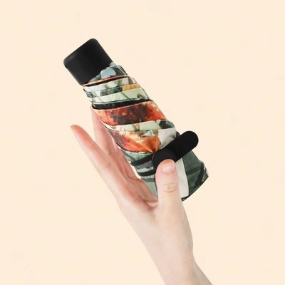 Un parapluie de poche mini UV pour les voyages