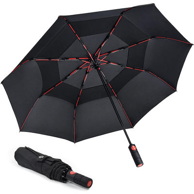 Un parapluie pliable pour hommes avec manche de pneu et un design respirant allemand