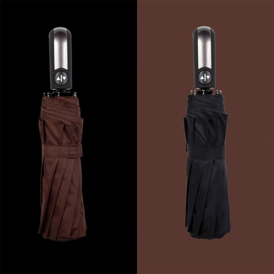 Un parapluie pliant entièrement automatique X306 avec un design minimaliste