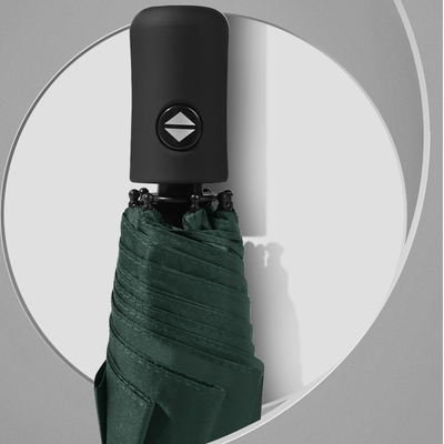 Des côtes d'acier personnalisées Un parapluie pliable personnalisé avec logo imprimé Diamètre ouvert 95cm