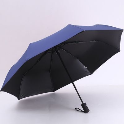 Un parapluie à trois couches entièrement automatique avec 8k 21 pouces.