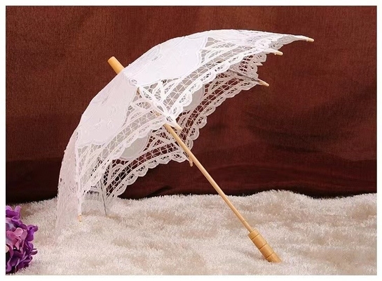 Décoration de mariage Battenburg parapluie en dentelle avec logo personnalisé et cadre en fibre de verre