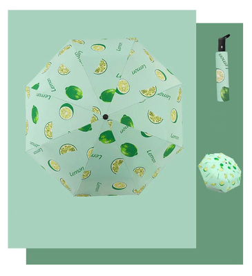 Logo personnalisé de parapluie triple pliable en polyester pour les promotions et les achats OEM à guichet unique