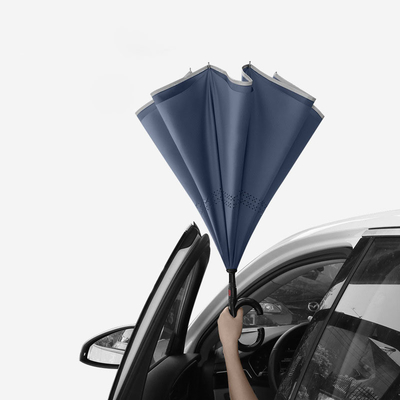 Un parapluie cadeau publicitaire simple et créatif avec un design inverse en fibres renforcées
