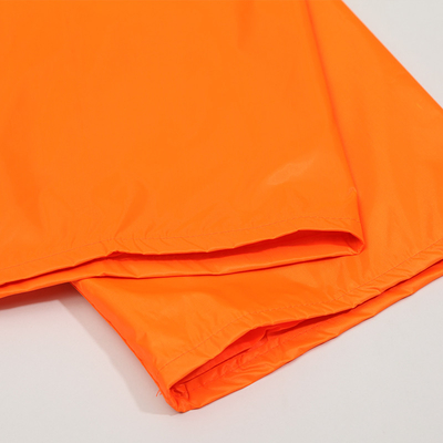Pour la randonnée en plein air, imperméable à la pluie en PE avec imperméable à la pluie réfléchissant sur mesure