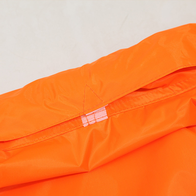 Pour la randonnée en plein air, imperméable à la pluie en PE avec imperméable à la pluie réfléchissant sur mesure