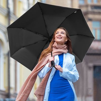 Polyester UPF 50 Parapluie de voyage étanche au vent 46 &quot; Parapluie automobile revêtue d'argent