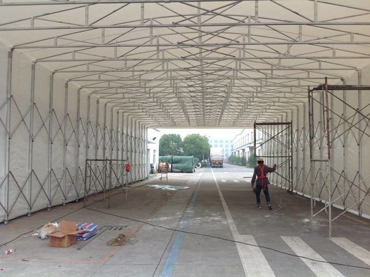 Durée de vie de 10 ans Canopy pliable extérieur Parfait pour les besoins de stockage importants