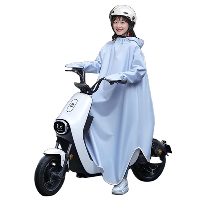 Un poncho de vélo électrique pour hommes et femmes sans effort