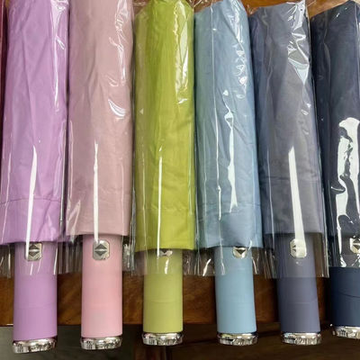 23 pouces * 10k parapluie triple pliable avec lampe de poche LED