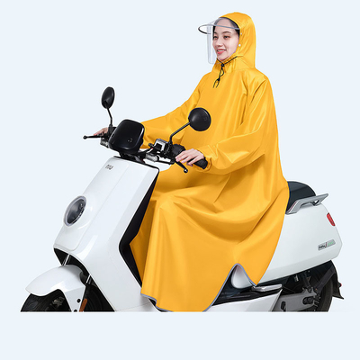 Un poncho de vélo électrique pour hommes et femmes sans effort
