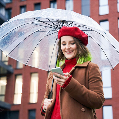 Cadre métallique parapluie automatique à poignée longue POE pour une couverture de pluie claire et transparente