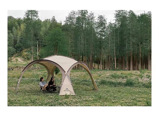Tente de camping extérieure familiale de luxe imperméable à l'eau avec extra grande taille et cheminée à ceinture