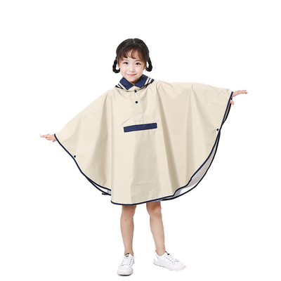 Un manteau de pluie pour enfants pratique et pratique