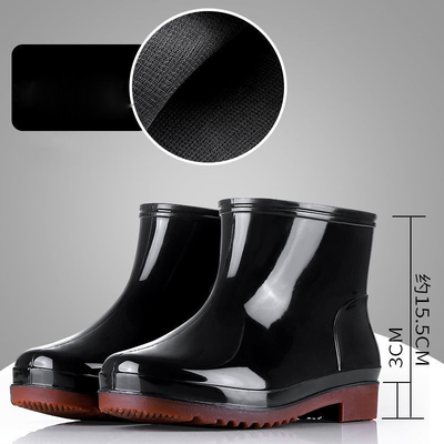 Bottes de pluie pour hommes en plastique de couleur personnalisée et de matériau durable