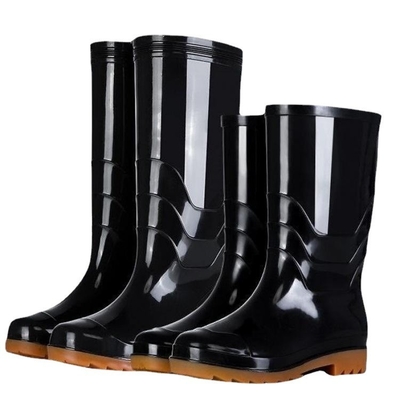 Bottes de pluie pour hommes en plastique de couleur personnalisée et de matériau durable