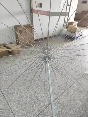 Parapluie résistant au vent de 23 pouces et 32 côtes avec imprimés de logo personnalisés et tissu en nylon de 100 T