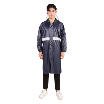 Un manteau de pluie fluorescent vert pour l'assainissement extérieur pour la circulation et le contrôle des inondations