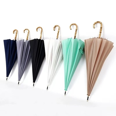 Parapluie de golf RPET multi-couleurs pour les occasions de voyage et les équipements de pluie
