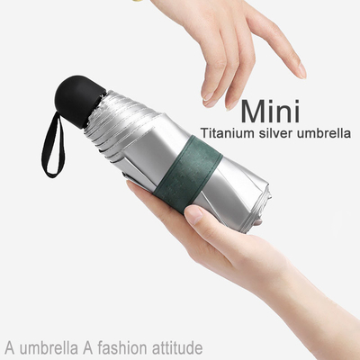 Mini parapluie manuelle de poche avec imprimé de logo personnalisé et côtes en fibre de verre en aluminium