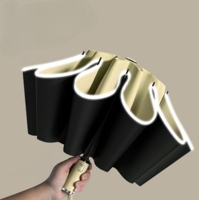 Grand parapluie en fibre de verre à trois couches pour la protection contre le vent et la pluie