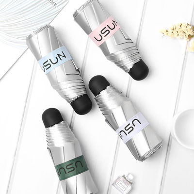 Produit parapluie cinq fois compact avec refroidissement à commande manuelle et protection UV