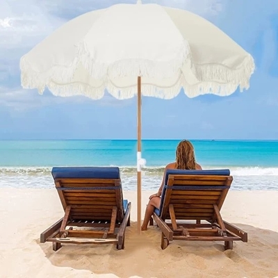 Parasole de plage fringé adapté aux voyageurs avec des écharpes en coton et une fonction tout-en-un