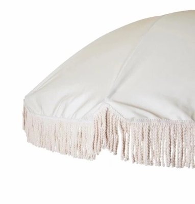 Parasole de plage fringé adapté aux voyageurs avec des écharpes en coton et une fonction tout-en-un