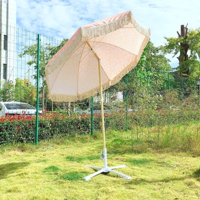 Attraction touristique incontournable à l'extérieur Tassel Beach Parapluie avec base de parapluies
