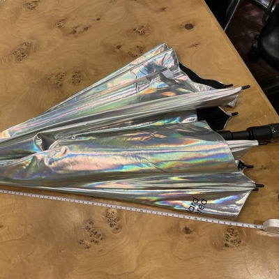 Impression personnalisée de logo parapluies résistants au vent avec protection UV et design laser éblouissant