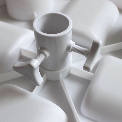 Porteur de tasse en PP et accessoires de plateau en plastique pour parapluie de plage extérieure de style minimaliste