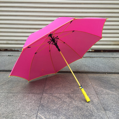 Parapluie de golf à poignée longue semi-automatique directe avec conception en fibres de couleur contemporaine