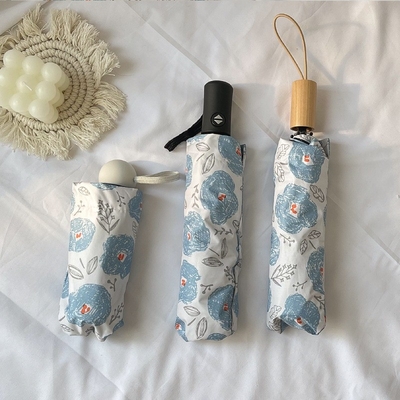 Niveau d'apparence personnalisé Fleurs bleues Ombrelle solaire Crème solaire Parapluie avec cadre métallique