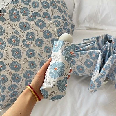 Niveau d'apparence personnalisé Fleurs bleues Ombrelle solaire Crème solaire Parapluie avec cadre métallique