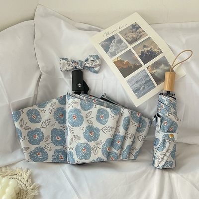 Niveau d'apparence personnalisé Fleurs bleues Ombrelle solaire Crème solaire Parapluie avec cadre métallique