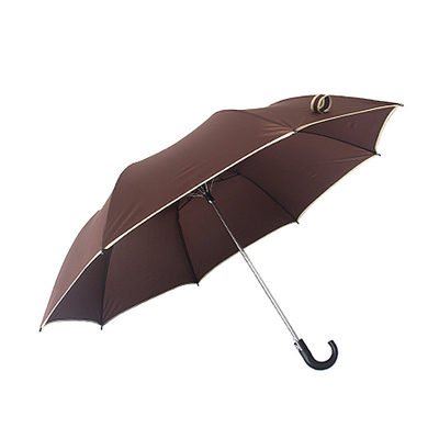 Un parapluie pliable de 27 pouces semi-auto ouvert en forme de J