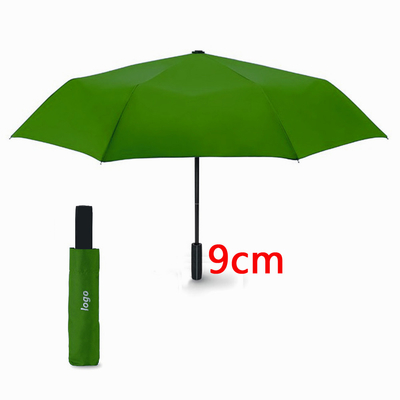 Parapluie triple pliable en polyester 210T avec poignée en plastique ABS et tissu étanche