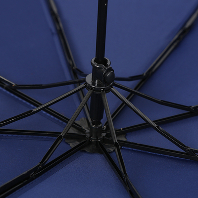 Parapluie imprimée avec logo personnalisé pour l'extérieur ensoleillé et pluvieux dans le design minimaliste