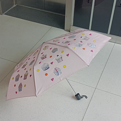 Logo personnalisé imprimé trois couches de tissu recouvert de noir parapluie avec arbre en acier