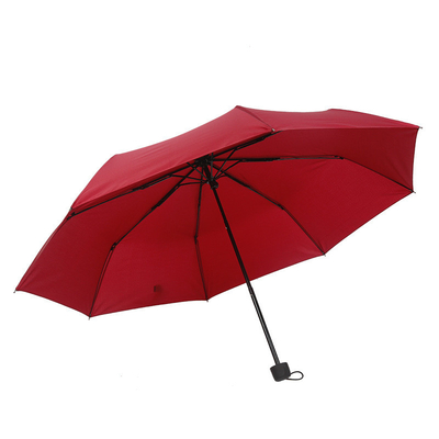Parapluie triple pliable à l'épreuve des rayons UV 8k avec commande manuelle